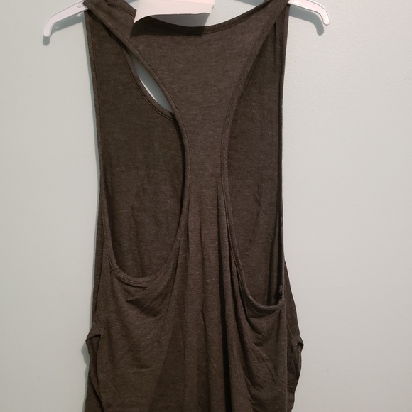 Tank tops - Picture 4 of 4